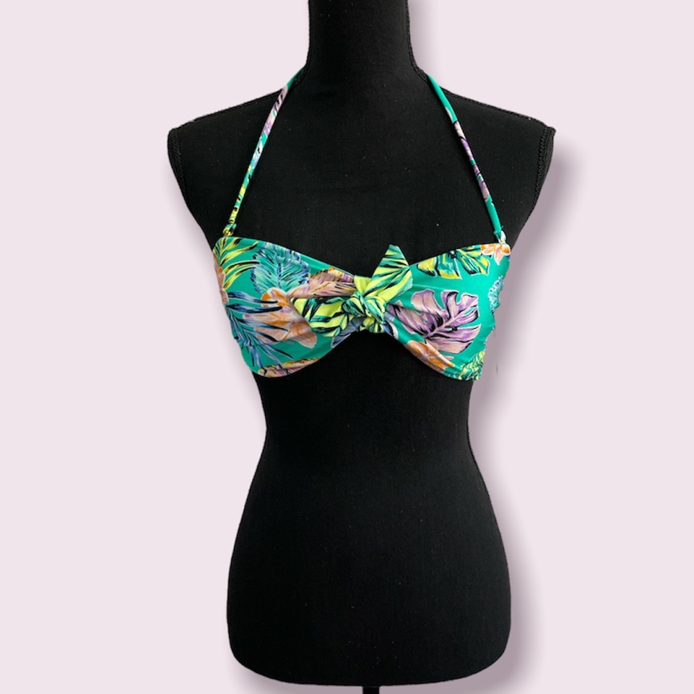 NWT No Boundaries Bikini Top Size M